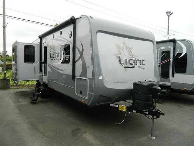 2016 Highland Ridge RV Light Photo