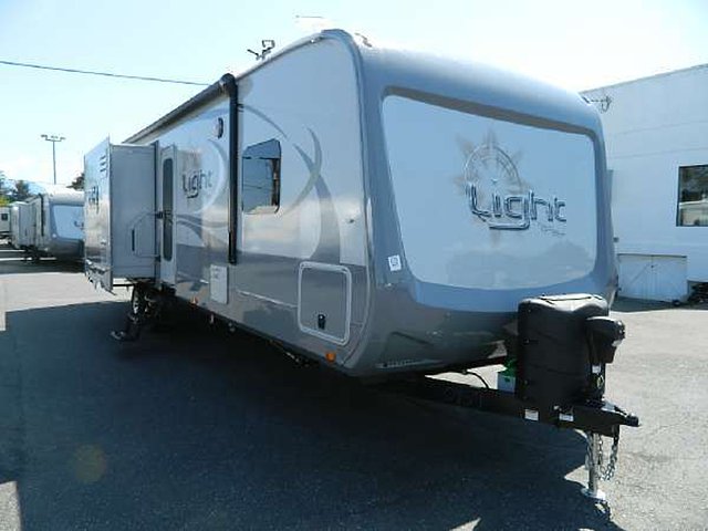 2016 Highland Ridge RV Light Photo