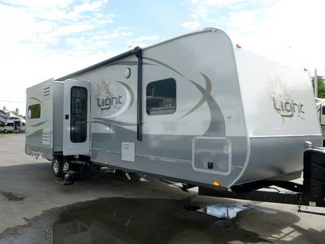2016 Highland Ridge RV Light Photo