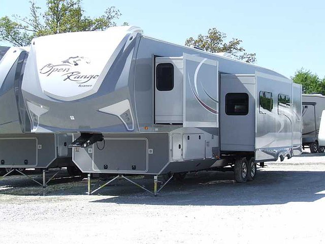 2016 Highland Ridge RV Roamer Photo