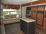 2015 Highland Ridge RV The Light Photo #9