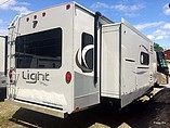 2016 Highland Ridge RV The Light Photo #4