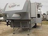 2015 Highland Ridge RV The Light Photo #2