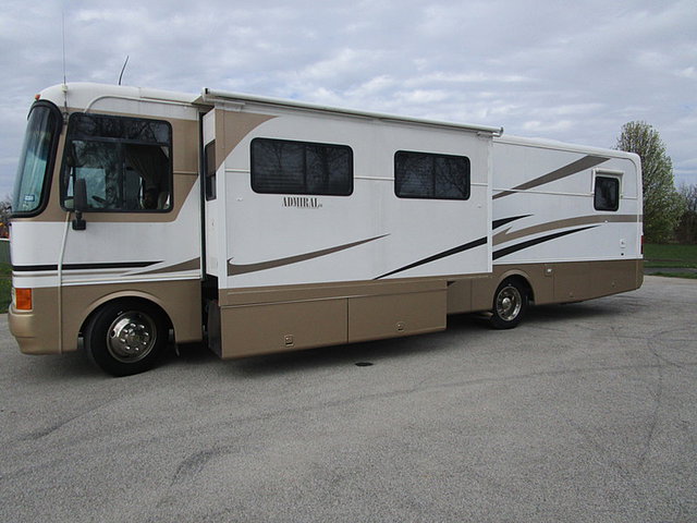 2003 Holiday Rambler Admiral SE Photo