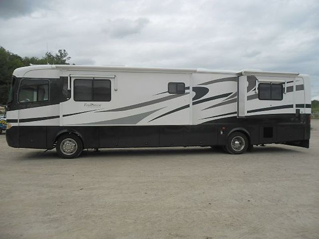 2001 Holiday Rambler Endeavor Photo