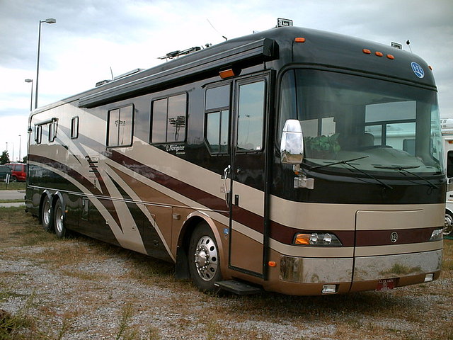 2002 Holiday Rambler Navigator Photo