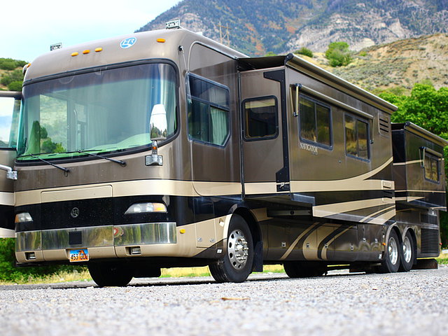 2005 Holiday Rambler Navigator Photo