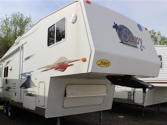 2005 Holiday Rambler Savoy SL Photo