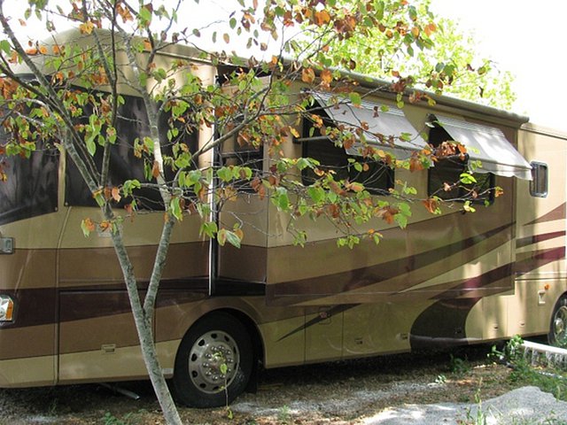 2004 Holiday Rambler Scepter Photo