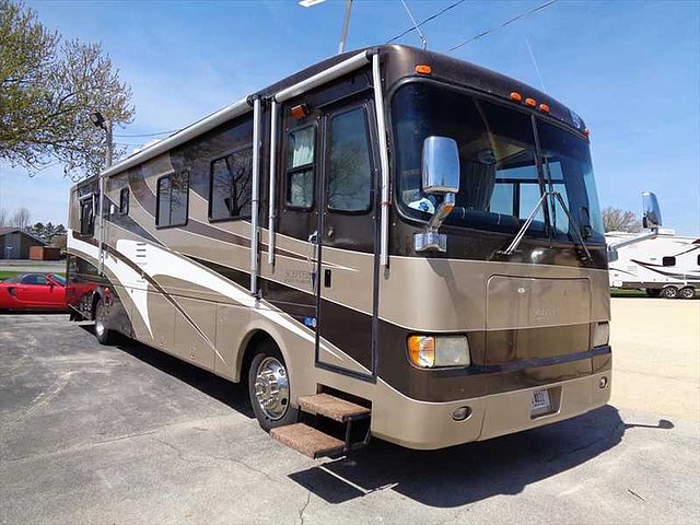 2001 Holiday Rambler Scepter Photo