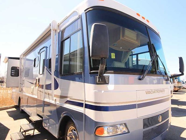 2004 Holiday Rambler Vacationer Photo