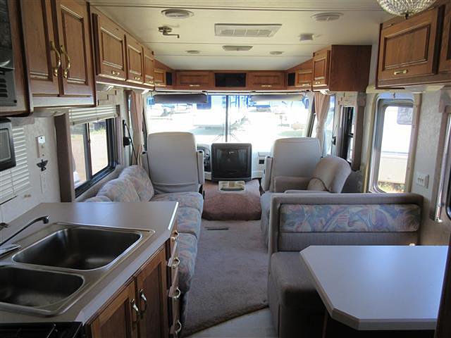 99 Holiday Rambler Vacationer