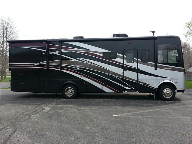 2014 Holiday Rambler Vacationer SE Photo