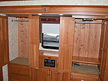 2011 Itasca Ellipse Photo #18