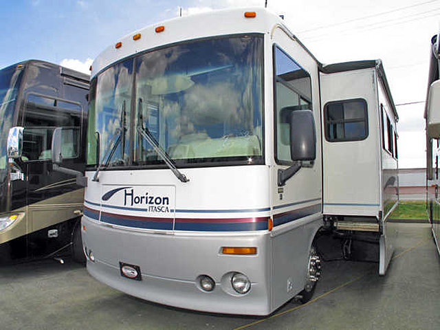 2001 Itasca Horizon Photo