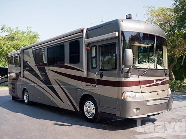 2005 Itasca Horizon Photo