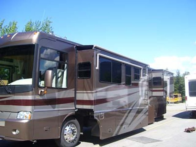 2004 Itasca Horizon Photo