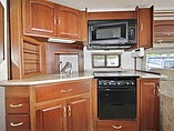 2004 Itasca Meridian Photo #6