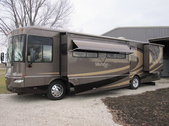 2006 Itasca Meridian Photo