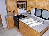 2004 Itasca Meridian Photo #25