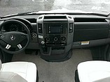 2015 Itasca Navion Photo #6
