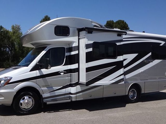 2016 Itasca Navion Photo