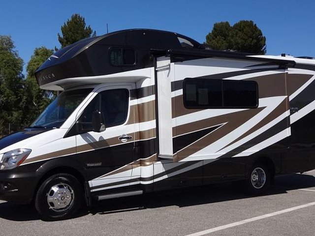 2016 Itasca Navion Photo