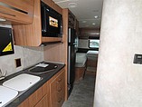 2015 Itasca Navion Photo #11