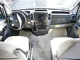 2015 Itasca Navion Photo #10