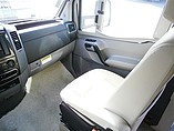 2015 Itasca Navion Photo #12