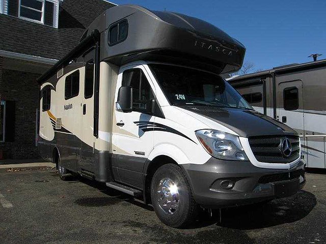 2015 Itasca Navion Photo