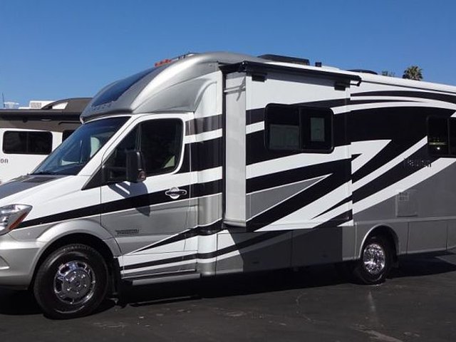 2015 Itasca Navion Photo