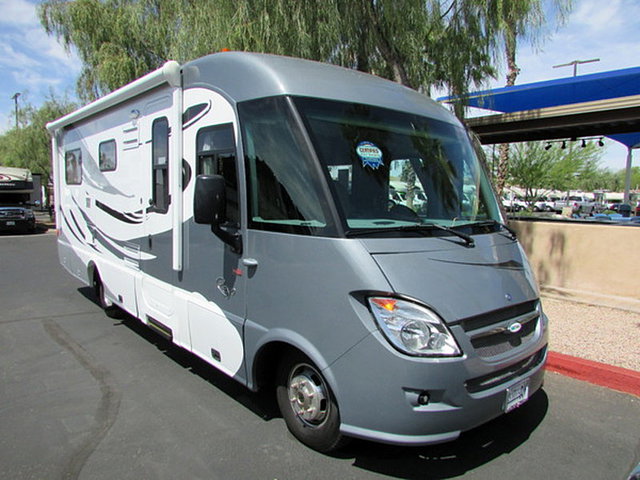 2011 Itasca Reyo Photo