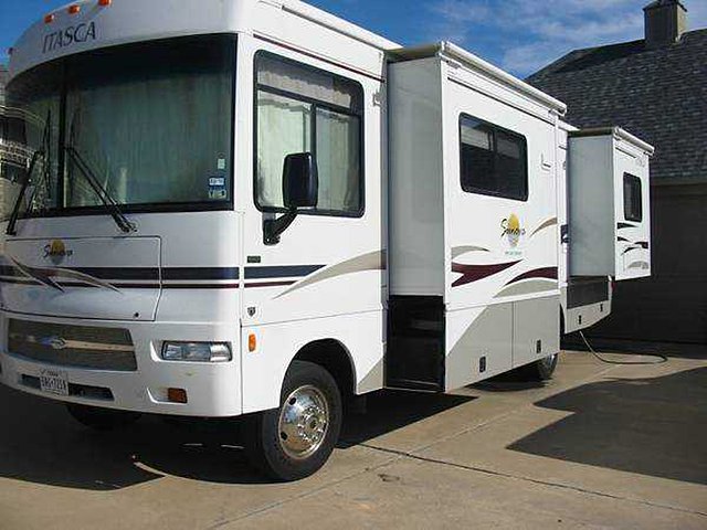 2006 Itasca Sunova Photo