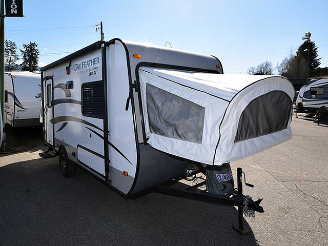2015 Jayco Jay Feather SLX Photo