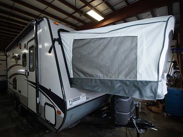 2015 Jayco Jay Feather Ultra Lite Photo