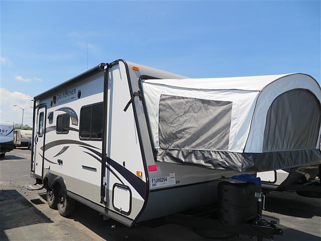 2015 Jayco Jay Feather Ultra Lite Photo