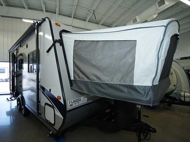 2015 Jayco Jay Feather Ultra Lite Photo