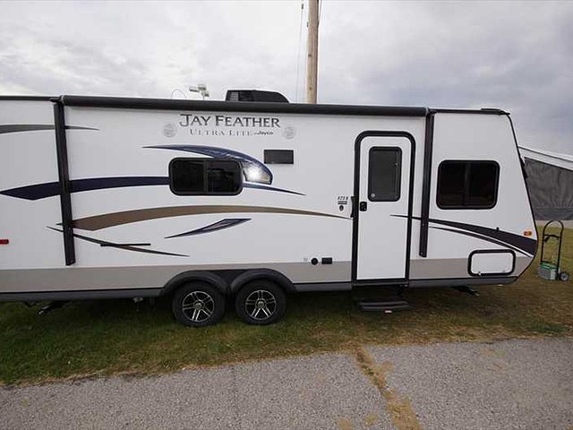 2015 Jayco Jay Feather Ultra Lite Photo