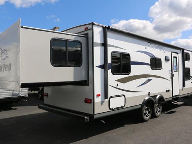 2015 Jayco Jay Feather Ultra Lite Photo