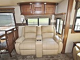 2015 Jayco Pinnacle Photo #8