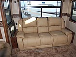 2015 Jayco Pinnacle Photo #4
