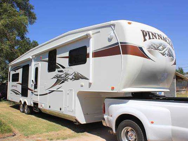 2011 Jayco Pinnacle Photo