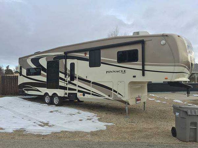 2012 Jayco Pinnacle Photo