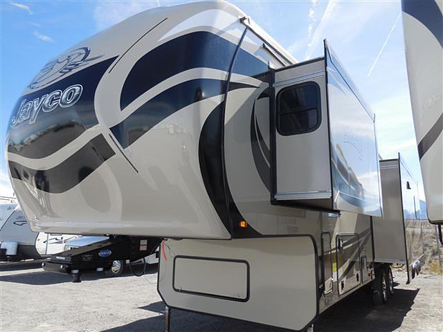 2015 Jayco Pinnacle Photo