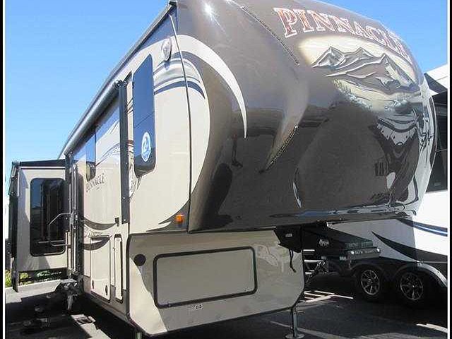 2014 Jayco Pinnacle Photo