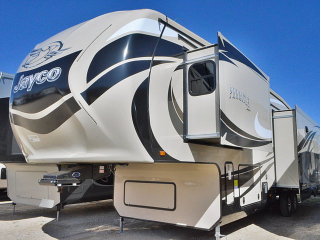 2015 Jayco Pinnacle Photo