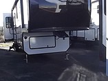 2013 Jayco Pinnacle Photo #2