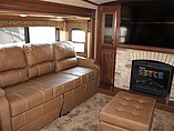 2015 Jayco Pinnacle Photo #2