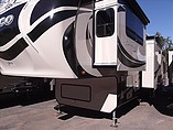 2015 Jayco Pinnacle Photo #2